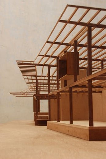 Imagen 01 · Maqueta: estructura de la cubierta vista desde un extremo