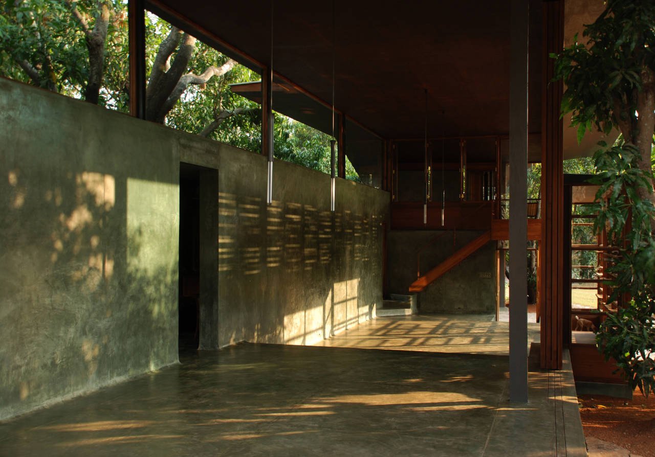 Imagen 12 · Sombras de una celosía sobre un muro