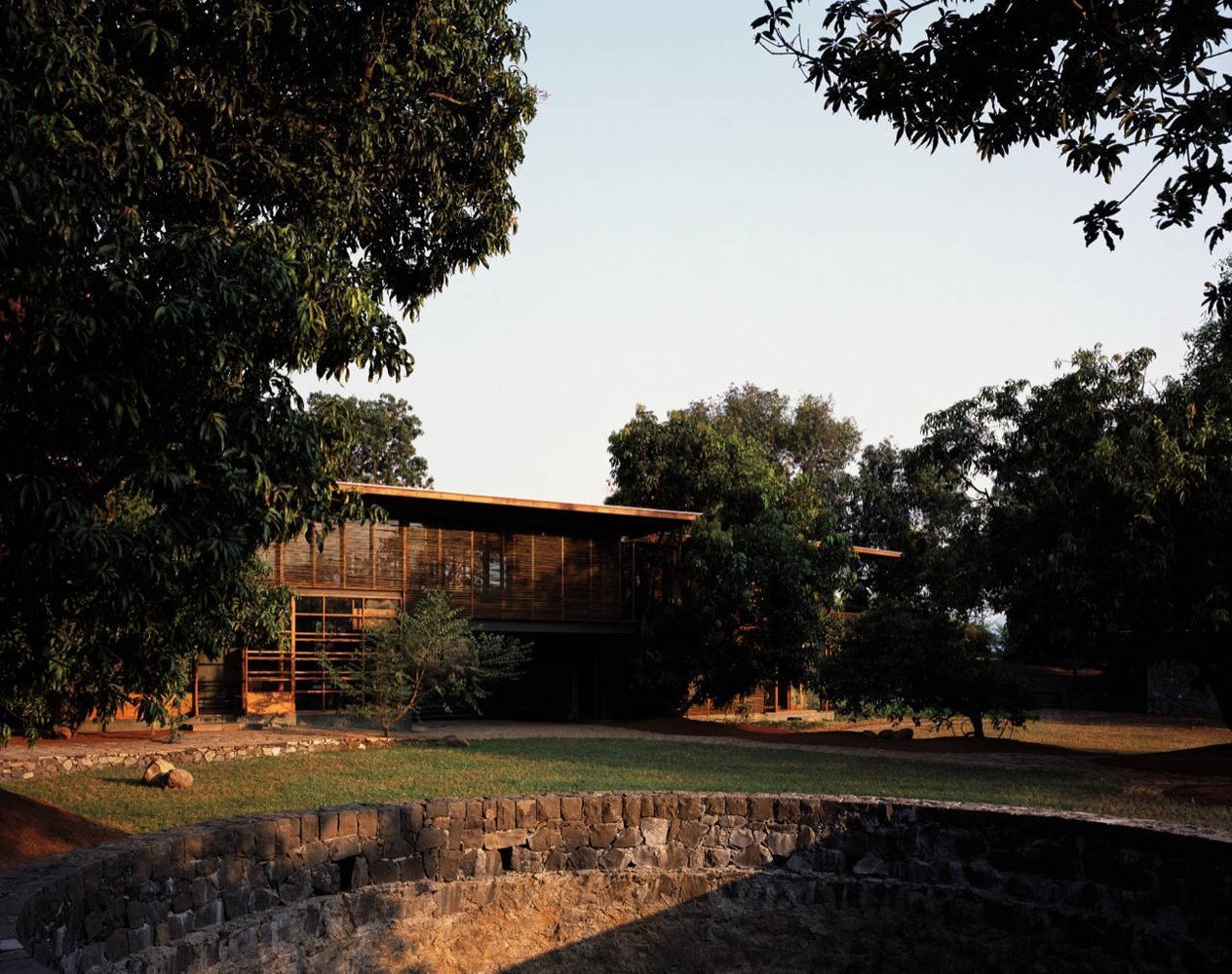 Imagen 20 · Vista del jardín hacia el edificio
